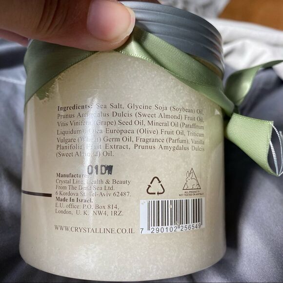 Crystalline Almond Vanilla Salt Scrub. - Picture 3 of 5